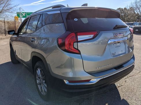 Used 2024 GMC Terrain SLT image 4
