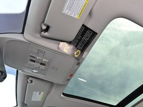 New 2026 Volkswagen Taos SE AWD/4WD image 22