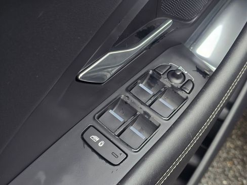 Used 2018 Jaguar E-PACE R-Dynamic HSE image 14