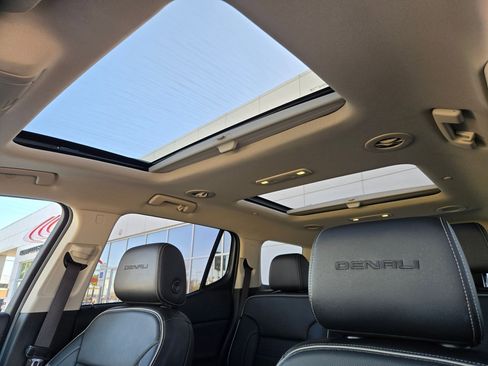 Used 2021 GMC Acadia Denali w/ Denali Technology Package image 14