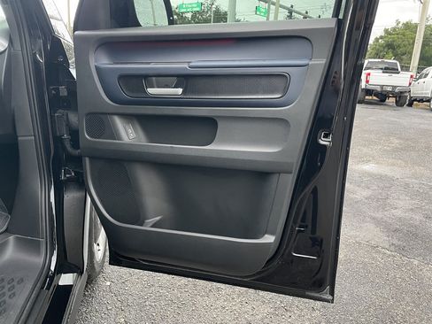 Used 2025 Volkswagen ID. Buzz Pro S RWD image 40