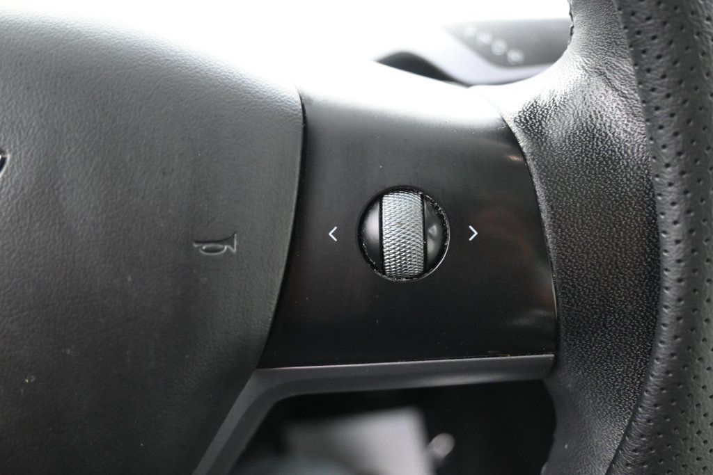 Used 2023 Tesla Model 3 Standard Range RWD image 16