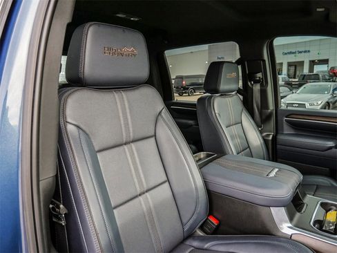 Used 2025 Chevrolet Silverado 2500 High Country w/ Technology Package image 19