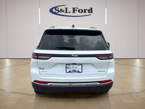 Used 2023 Jeep Grand Cherokee Limited AWD/4WD image 6