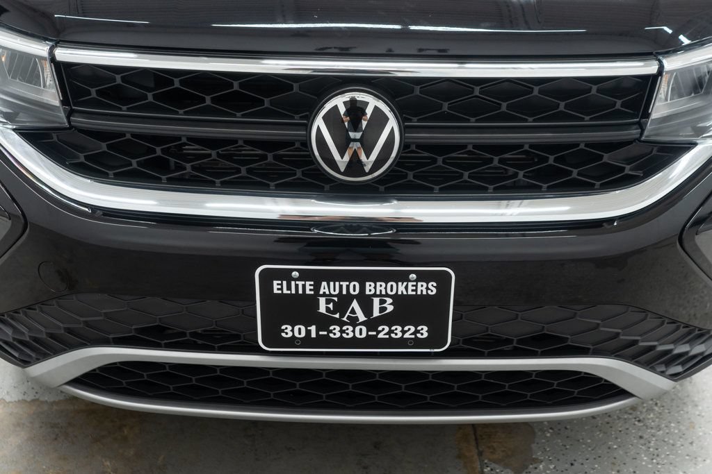 Used 2023 Volkswagen Taos SE w/ Panoramic Sunroof Package AWD/4WD image 39