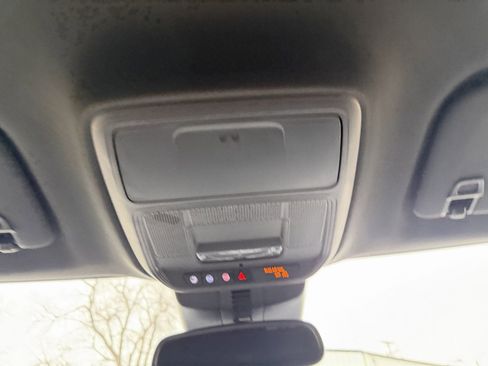 Used 2025 Buick Enclave Sport Touring image 22