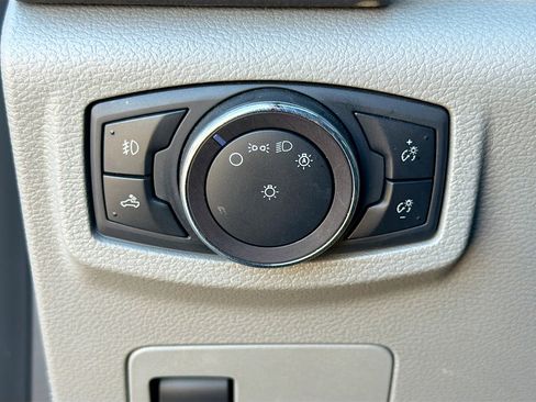 Used 2020 Ford F150 XLT image 31