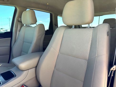 Used 2021 Jeep Grand Cherokee Laredo w/ Security & Convenience Group image 13