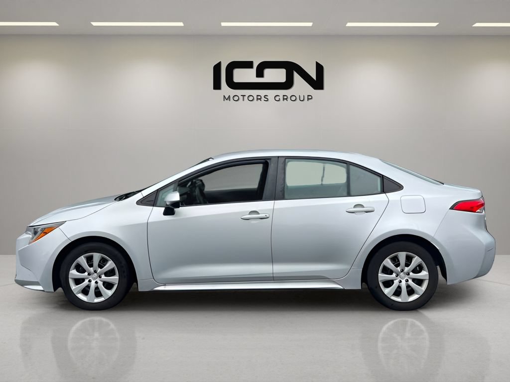 Used 2024 Toyota Corolla LE FWD image 2