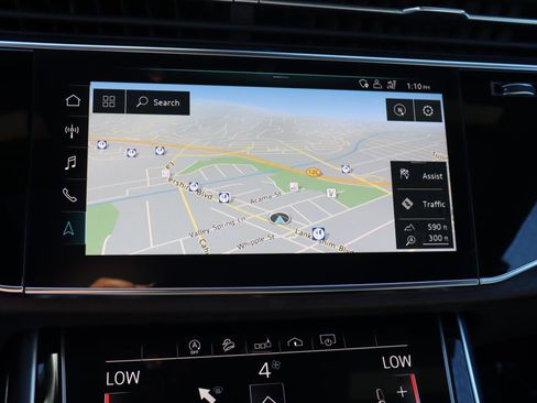 Used 2020 Audi Q8 Premium image 14