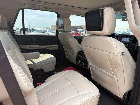 Used 2019 Ford Expedition Platinum AWD/4WD image 9