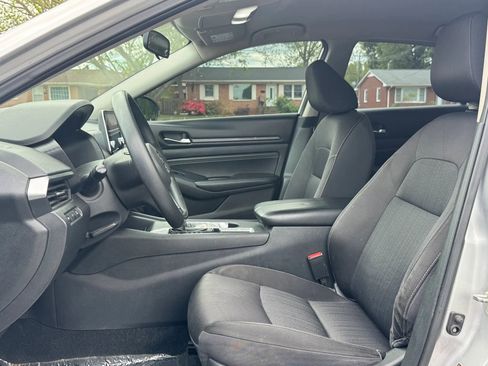Used 2019 Nissan Altima 2.5 S FWD image 13