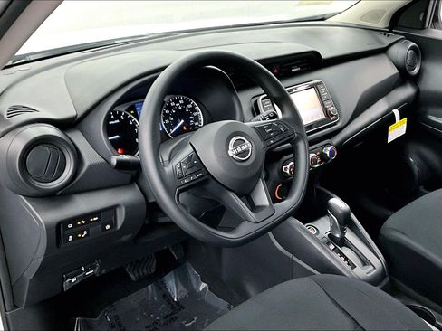 New 2025 Nissan Kicks Play S FWD image 27