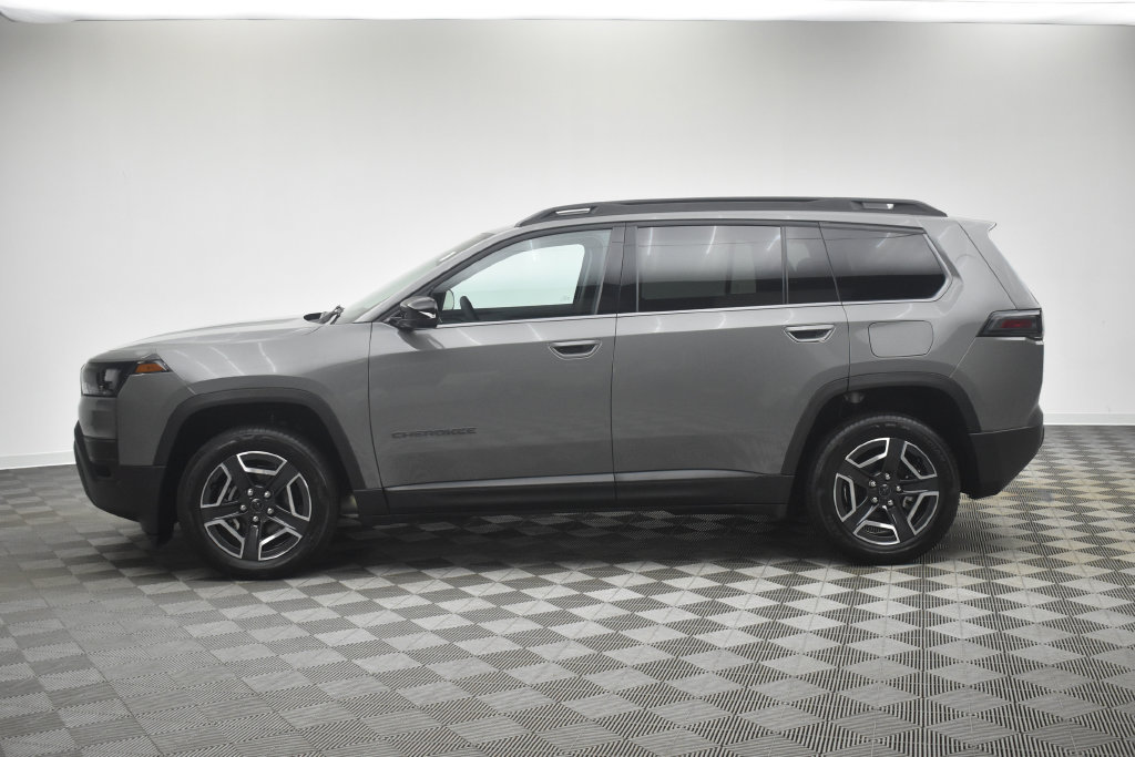 Used 2026 Jeep Cherokee Laredo AWD/4WD image 8