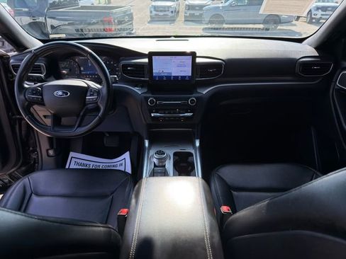 Used 2020 Ford Explorer XLT w/ Equipment Group 202A image 16