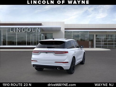 New 2025 Lincoln Corsair Reserve w/ Jet Appearance Package AWD/4WD image 9