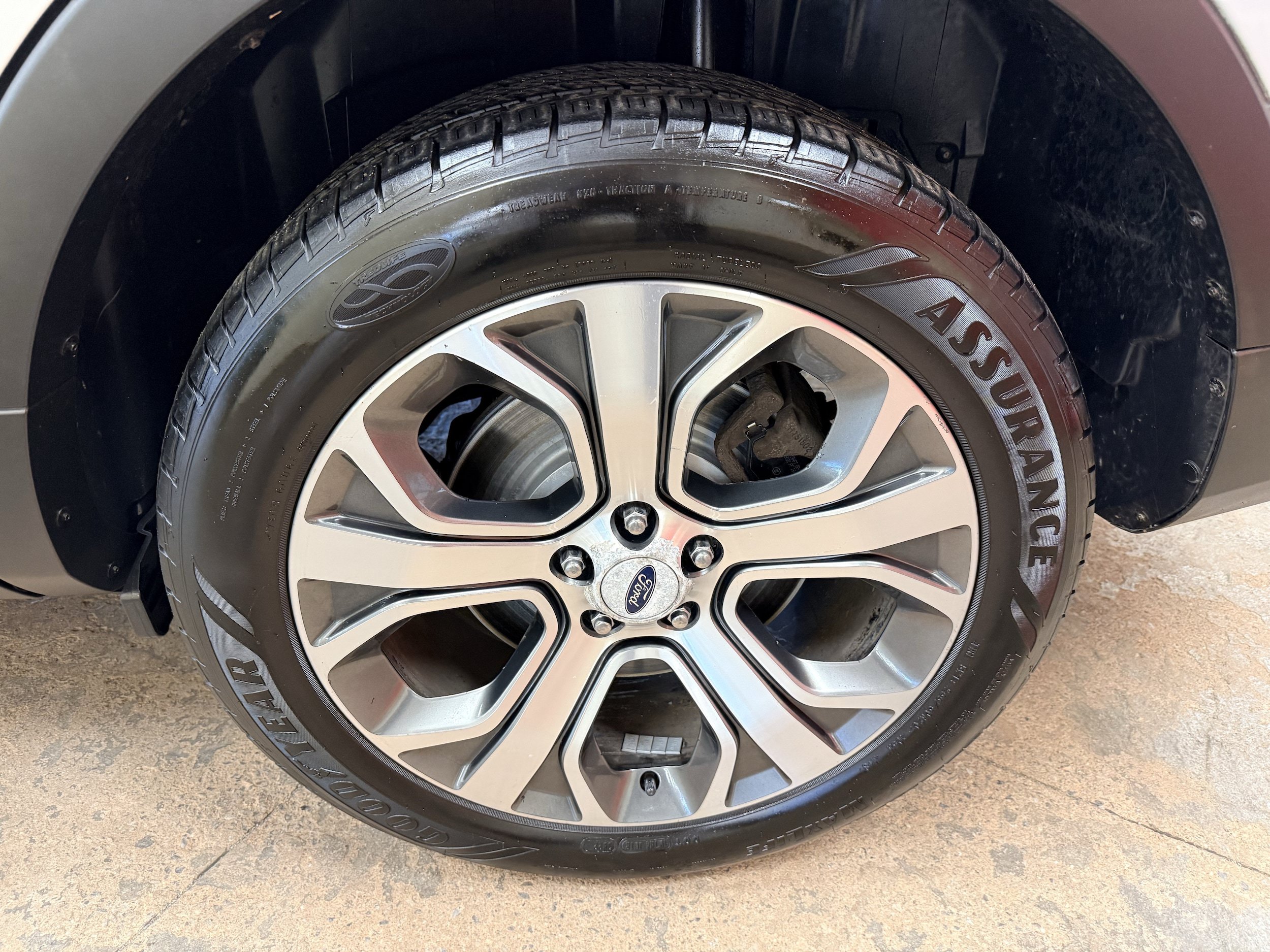 Used 2018 Ford Explorer Platinum AWD/4WD image 35