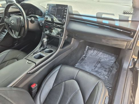 Used 2019 Toyota Avalon XLE w/ Moonroof Package FWD image 30