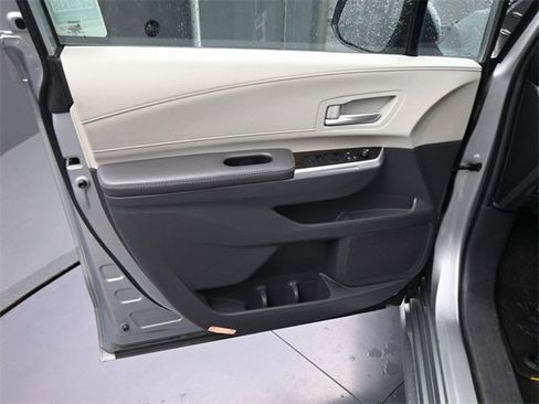 Used 2024 Toyota Sienna XLE image 14