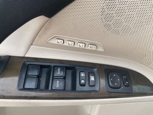 Used 2010 Lexus IS 250C RWD image 41