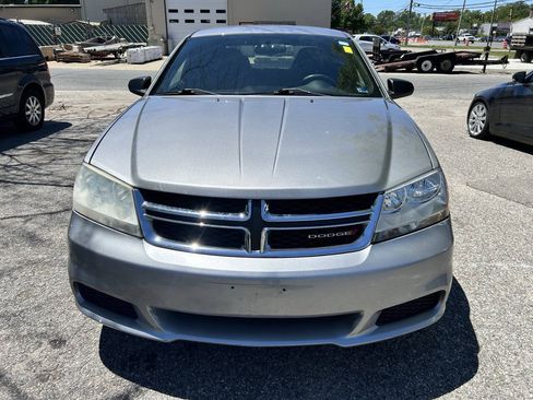 Used 2013 Dodge Avenger SE FWD image 2