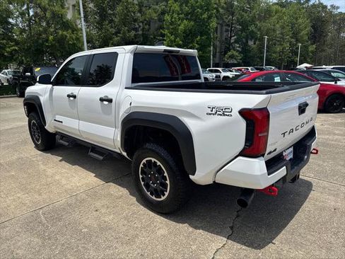 Certified 2024 Toyota Tacoma TRD Off-Road AWD/4WD image 3