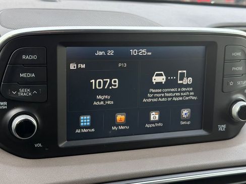 Used 2019 Hyundai Santa Fe SE image 16