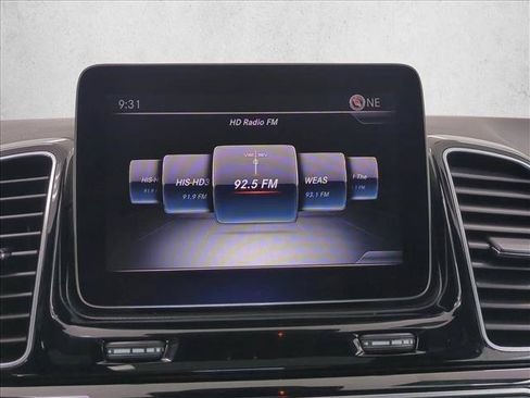 Used 2019 Mercedes-Benz GLE 400 4MATIC image 18