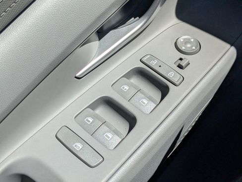 New 2025 Hyundai Elantra SE FWD image 21