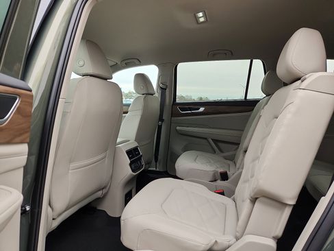 New 2026 Volkswagen Atlas SE image 12