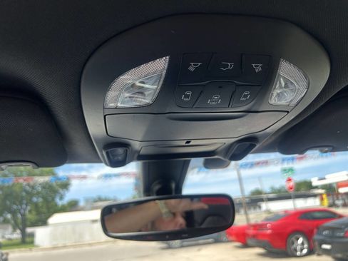 Used 2018 Chrysler Pacifica Touring-L Plus FWD image 34