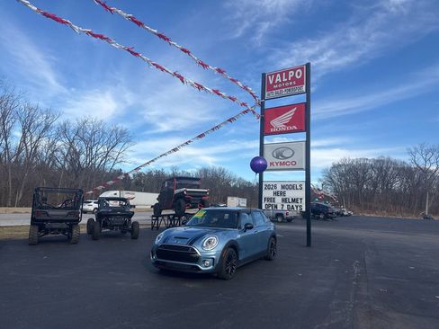 Used 2017 MINI Cooper Clubman S image 2