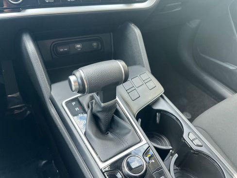 Used 2025 Kia Sportage LX image 36