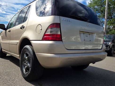 Used 2001 Mercedes-Benz ML 320 4MATIC image 10