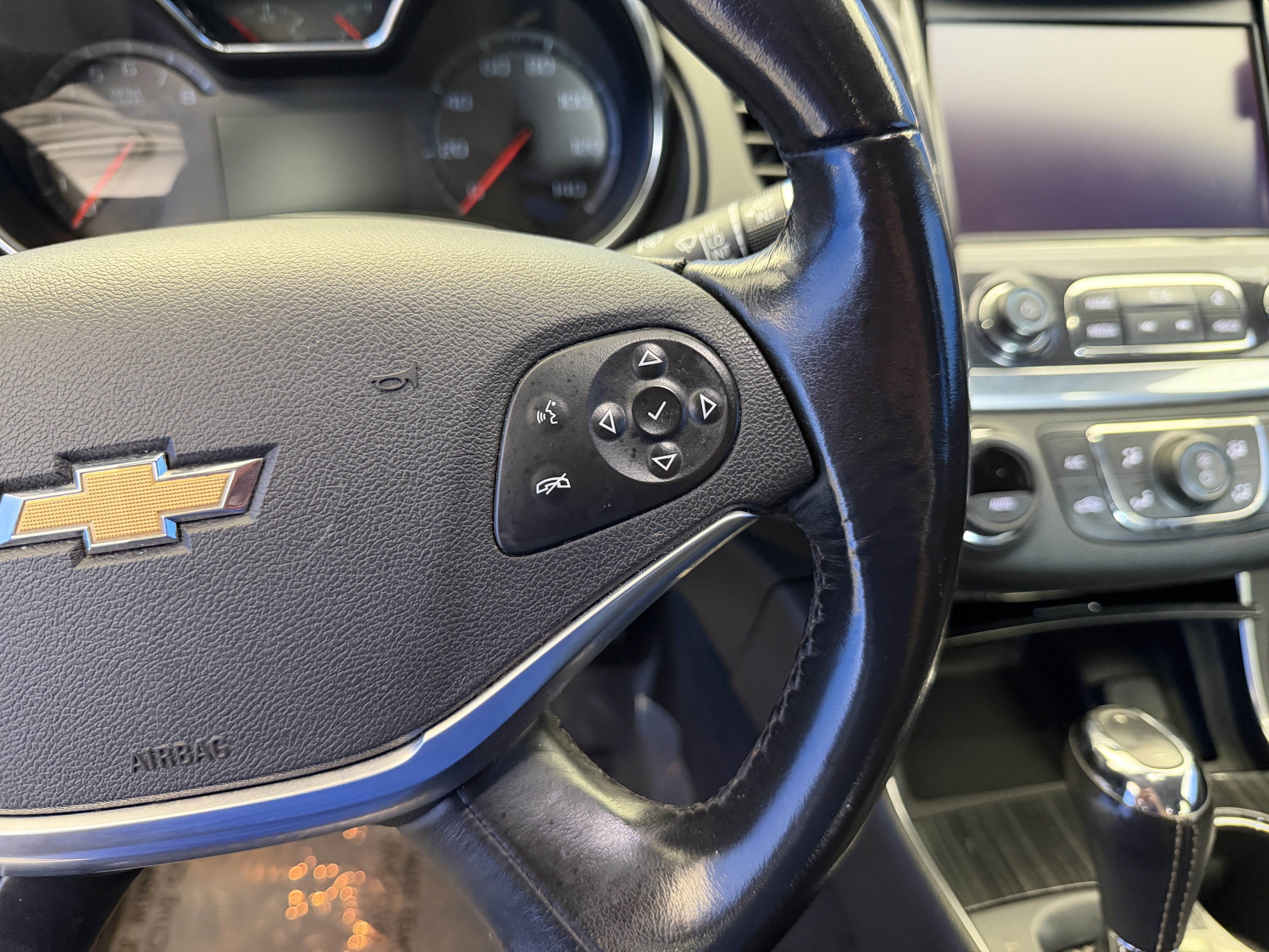 Used 2019 Chevrolet Impala LT FWD image 16