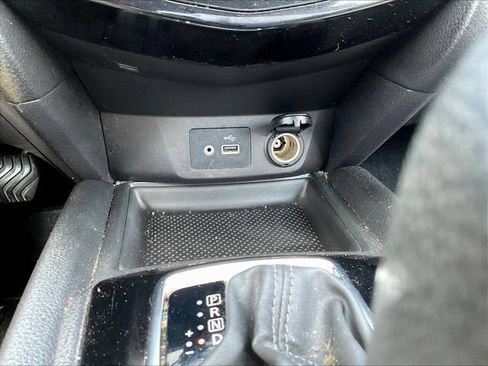 Used 2020 Nissan Rogue SV FWD image 17