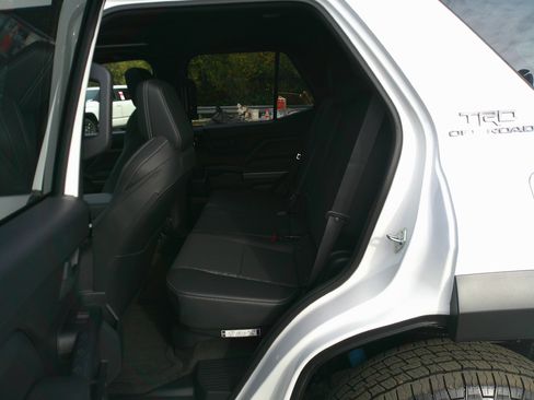 Used 2025 Toyota 4Runner TRD Off-Road Premium image 40