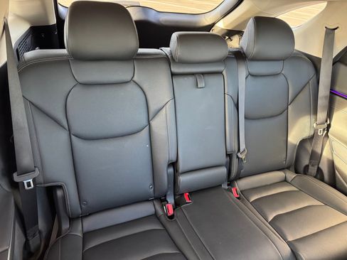 Used 2026 Genesis GV70 2.5T Select image 18