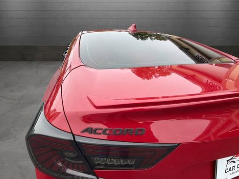 Used 2018 Honda Accord Sport image 33