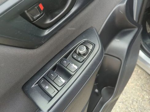 Used 2025 Subaru Forester Premium image 14