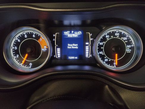 Used 2019 Jeep Cherokee Latitude Plus image 23