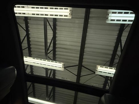 Used 2018 Porsche Macan S image 33