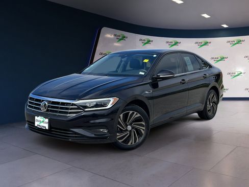 Used 2019 Volkswagen Jetta SEL Premium image 3