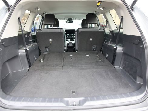 Used 2025 Toyota Grand Highlander AWD image 13