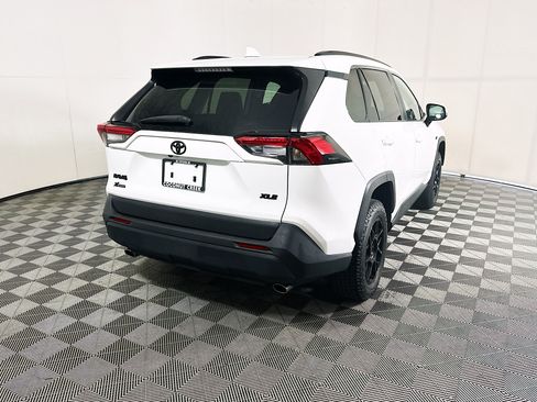 Used 2023 Toyota RAV4 XLE FWD image 3