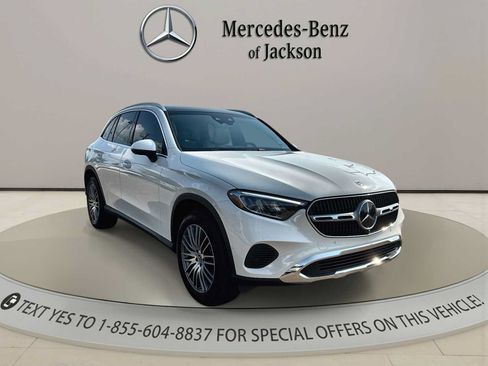 Used 2026 Mercedes-Benz GLC 300 image 2