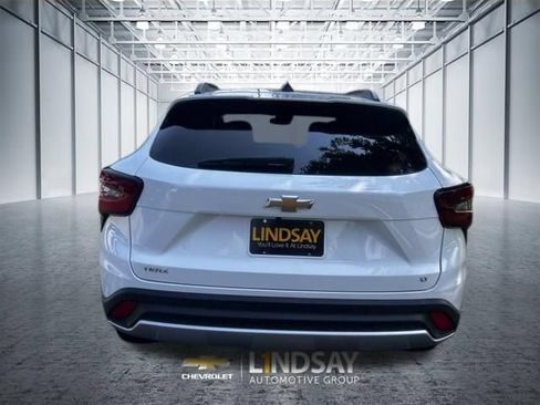 Used 2026 Chevrolet Trax LT FWD image 5