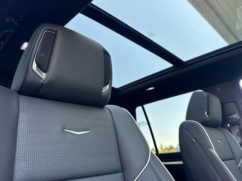New 2026 Cadillac Escalade Sport AWD/4WD image 18