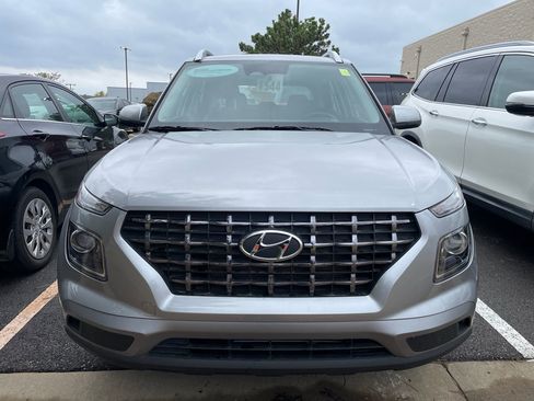 Used 2025 Hyundai Venue SEL image 6