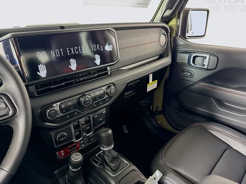 New 2026 Jeep Gladiator Rubicon w/ Safety Group AWD/4WD image 22